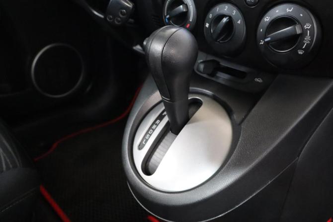 Mazda 2 II (DE) с пробегом 2008 года, цена 649 000 рублей, 144000 км, хэтчбек, Автокод Объявления