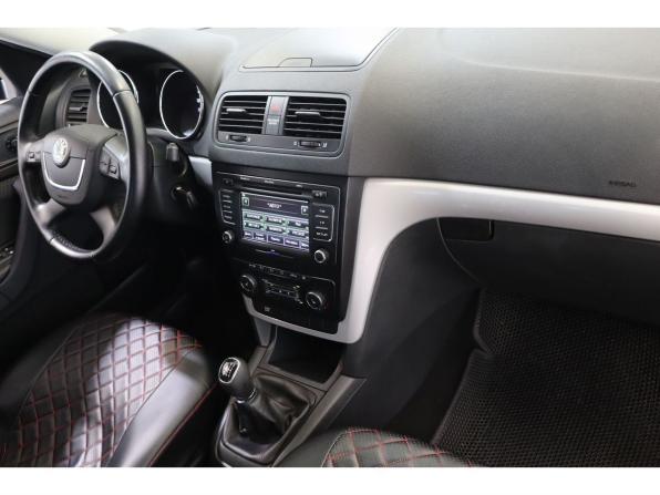 Skoda Yeti I с пробегом 2013 года, цена 749 000 рублей, 205701 км, внедорожник, Автокод Объявления