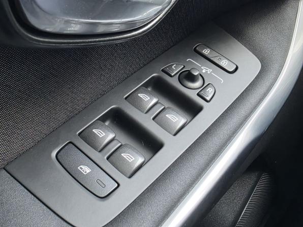 Volvo V40 Cross Country I с пробегом 2015 года, цена 1 350 000 рублей, 126644 км, хэтчбек, Автокод Объявления