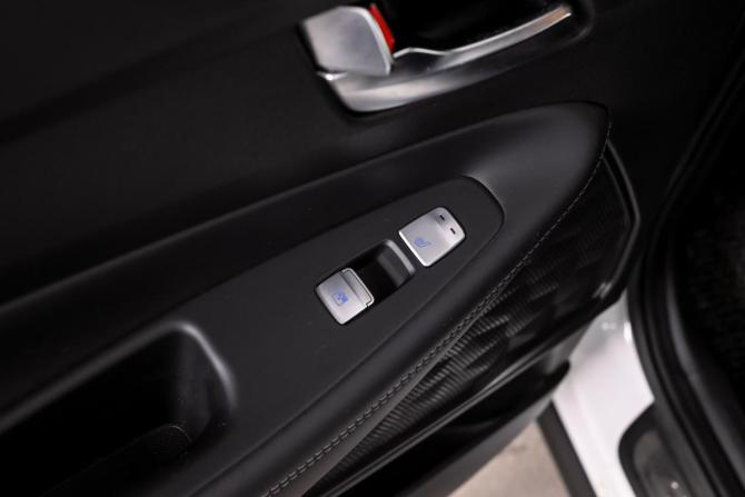 Hyundai Santa Fe IV Рестайлинг с пробегом 2021 года, цена 3 950 000 рублей, 65770 км, внедорожник, Автокод Объявления