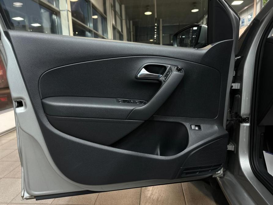 Volkswagen Polo V Рестайлинг Санкт-Петербург  - изображение 13