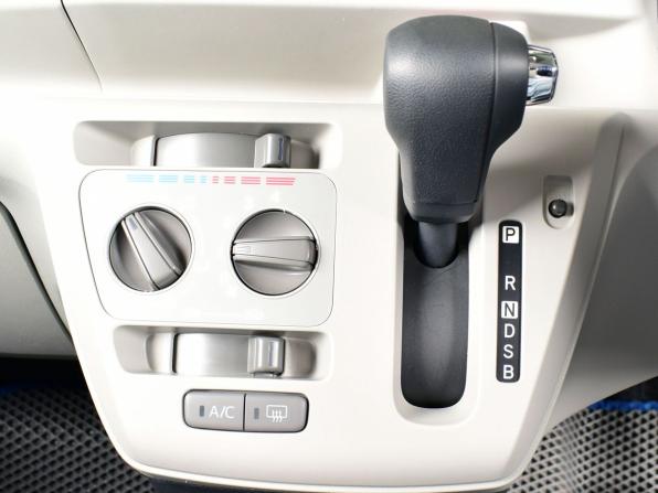 Daihatsu Mira e:S II с пробегом 2019 года, цена 735 995 рублей, 67305 км, хэтчбек, Автокод Объявления