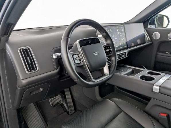 Li Auto (Lixiang) L9 I Рестайлинг с пробегом 2024 года, цена 7 463 000 рублей, 31720 км, внедорожник, Автокод Объявления