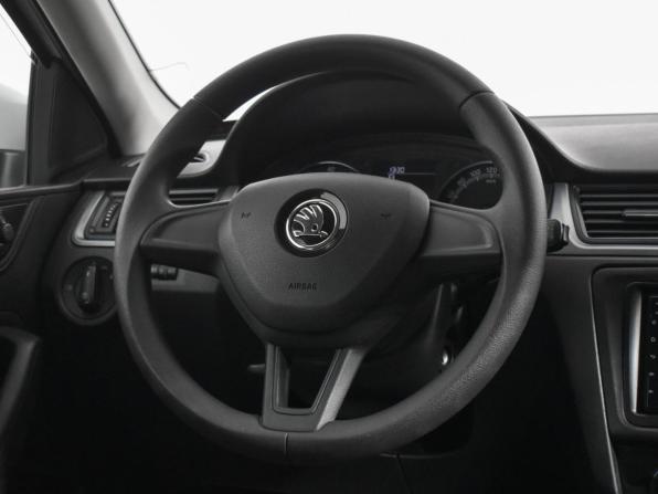 Skoda Rapid I Рестайлинг с пробегом 2018 года, цена 1 077 960 рублей, 74877 км, лифтбек, Автокод Объявления
