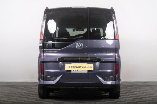 Honda Stepwgn V Рестайлинг с пробегом 2018 года, цена 2 599 000 рублей, 121000 км, минивэн, Автокод Объявления