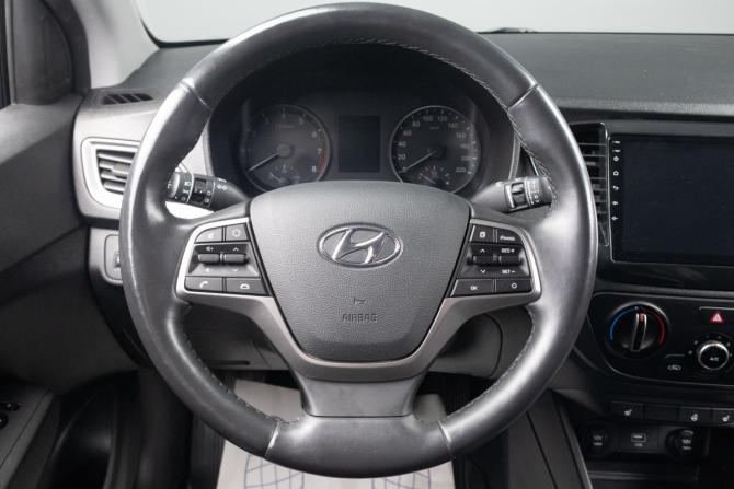 Hyundai Solaris II с пробегом 2019 года, цена 1 579 000 рублей, 42000 км, седан, Автокод Объявления