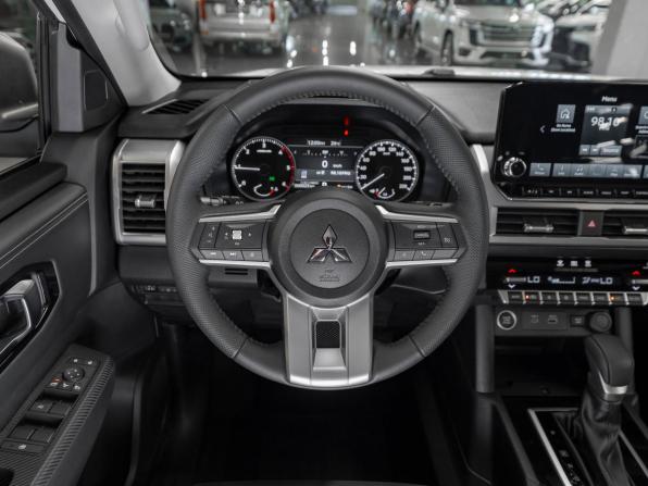 Mitsubishi L200 VI с пробегом 2025 года, цена 5 250 000 рублей, 50 км, пикап, Автокод Объявления