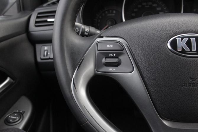 Kia Rio III Рестайлинг с пробегом 2015 года, цена 1 265 000 рублей, 105615 км, седан, Автокод Объявления