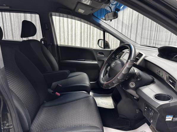 Honda Freed I Рестайлинг с пробегом 2013 года, цена 1 200 000 рублей, 130187 км, компактвэн, Автокод Объявления