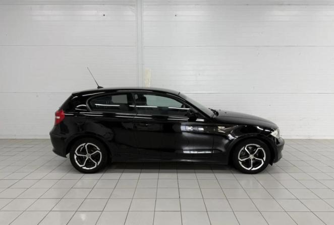 BMW 1 серии I (E81/E82/E87/E88) Рестайлинг с пробегом 2009 года, цена 575 000 рублей, 136880 км, хэтчбек, Автокод Объявления