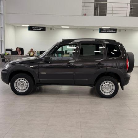 Chevrolet Niva I Рестайлинг с пробегом 2017 года, цена 770 000 рублей, 66367 км, внедорожник, Автокод Объявления