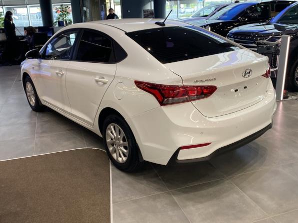 Hyundai Solaris II с пробегом 2018 года, цена 1 370 000 рублей, 117147 км, седан, Автокод Объявления