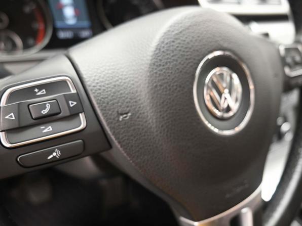 Volkswagen Passat B7 с пробегом 2011 года, цена 909 000 рублей, 281754 км, седан, Автокод Объявления