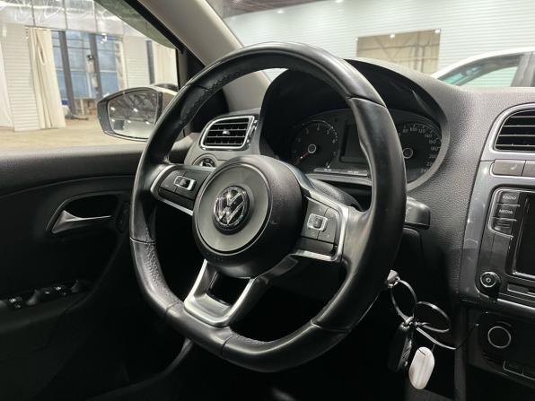 Volkswagen Polo V Рестайлинг с пробегом 2019 года, цена 1 160 000 рублей, 88096 км, седан, Автокод Объявления
