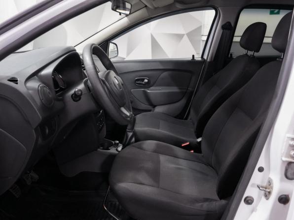 Renault Sandero II с пробегом 2015 года, цена 696 000 рублей, 181100 км, хэтчбек, Автокод Объявления