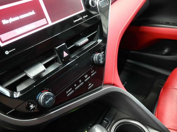 Toyota Camry VIII (XV70) Рестайлинг с пробегом 2021 года, цена 2 579 900 рублей, 87000 км, седан, Автокод Объявления
