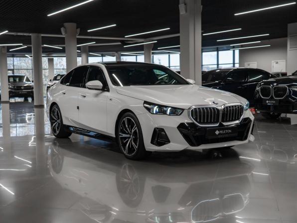 BMW 5 серии VIII (G60/G61/G68) с пробегом 2024 года, цена 7 400 000 рублей, 23532 км, седан, Автокод Объявления
