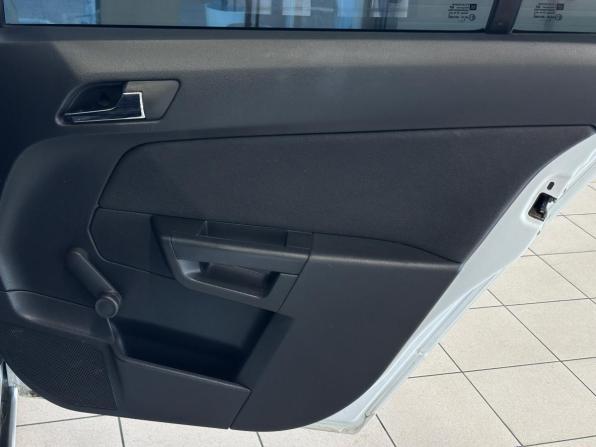 Opel Astra H Рестайлинг с пробегом 2014 года, цена 690 000 рублей, 110000 км, универсал, Автокод Объявления