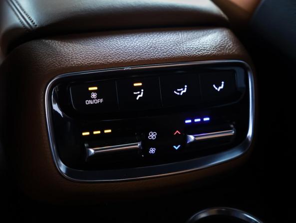 Kia Mohave I Рестайлинг 2 с пробегом 2022 года, цена 5 370 000 рублей, 62500 км, внедорожник, Автокод Объявления