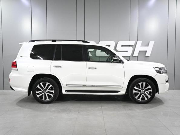 Toyota Land Cruiser 200 Series Рестайлинг 2 с пробегом 2017 года, цена 5 499 000 рублей, 280424 км, внедорожник, Автокод Объявления
