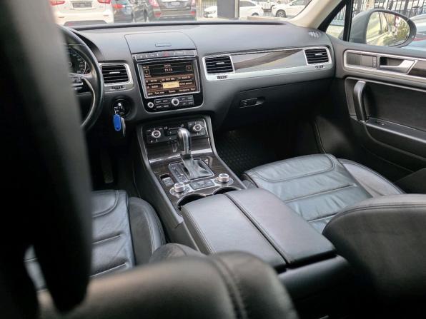 Volkswagen Touareg II Рестайлинг с пробегом 2015 года, цена 2 750 000 рублей, 186718 км, внедорожник, Автокод Объявления