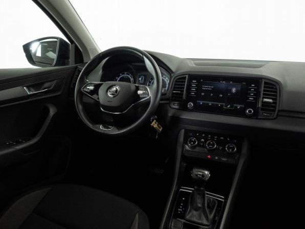 Skoda Karoq I с пробегом 2021 года, цена 2 492 000 рублей, 52665 км, внедорожник, Автокод Объявления