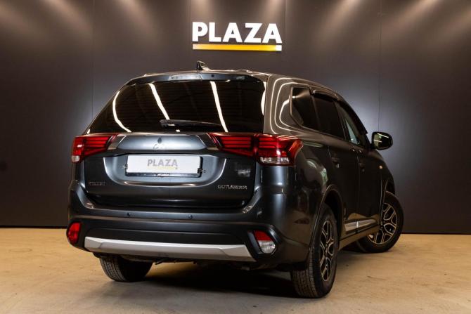 Mitsubishi Outlander III Рестайлинг 2 с пробегом 2018 года, цена 1 679 000 рублей, 134817 км, внедорожник, Автокод Объявления