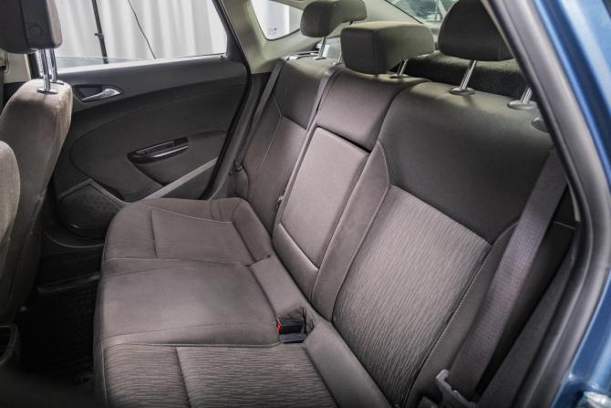 Opel Astra J Рестайлинг с пробегом 2012 года, цена 799 000 рублей, 133000 км, седан, Автокод Объявления