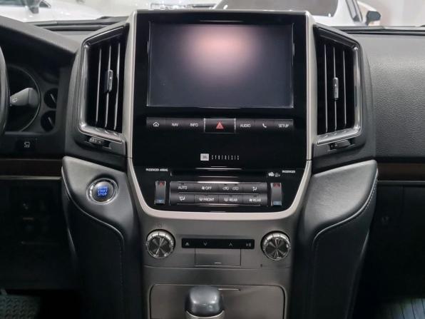 Toyota Land Cruiser 200 Series Рестайлинг 2 с пробегом 2019 года, цена 6 500 000 рублей, 147034 км, внедорожник, Автокод Объявления