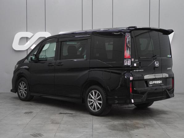 Honda Stepwgn V Рестайлинг с пробегом 2017 года, цена 2 589 000 рублей, 99376 км, минивэн, Автокод Объявления