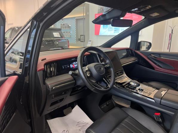 GAC M8 с пробегом 2024 года, цена 5 600 000 рублей, 11128 км, минивэн, Автокод Объявления