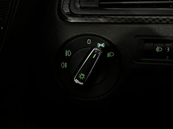 Skoda Rapid I с пробегом 2016 года, цена 930 000 рублей, 100030 км, лифтбек, Автокод Объявления