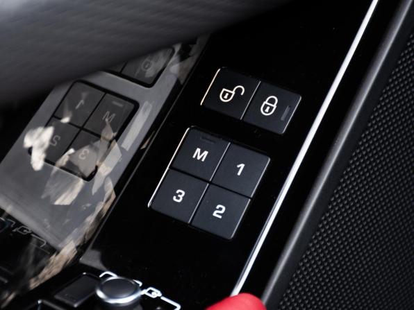 Land Rover Range Rover Velar I с пробегом 2017 года, цена 2 999 000 рублей, 161827 км, внедорожник, Автокод Объявления