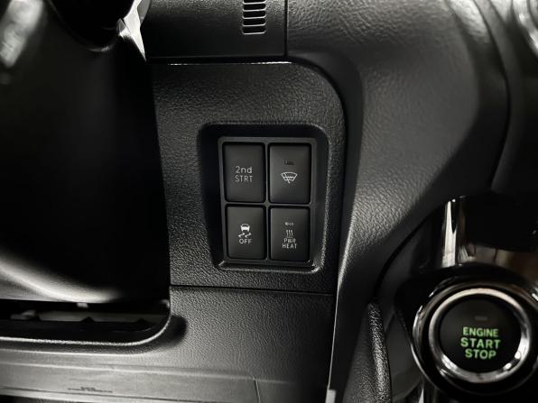 Toyota Land Cruiser Prado 150 Series Рестайлинг 1 с пробегом 2016 года, цена 3 645 000 рублей, 196164 км, внедорожник, Автокод Объявления