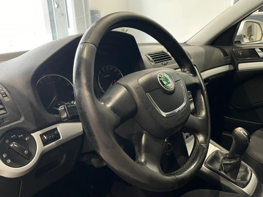 Skoda Octavia II (A5) Рестайлинг Москва  - изображение 13