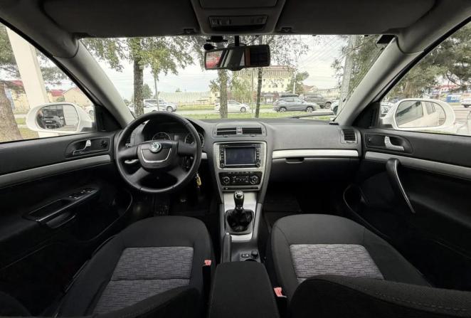 Skoda Octavia II (A5) Рестайлинг с пробегом 2012 года, цена 990 000 рублей, 123600 км, лифтбек, Автокод Объявления