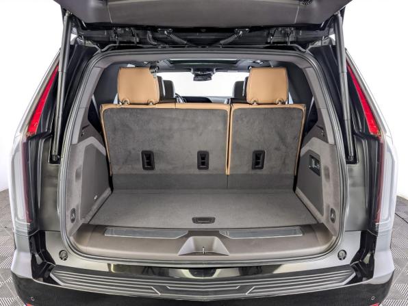 Cadillac Escalade V с пробегом 2023 года, цена 10 500 000 рублей, 37639 км, внедорожник, Автокод Объявления