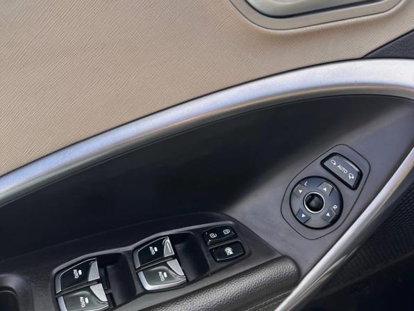 Hyundai Santa Fe III с пробегом 2013 года, цена 1 635 000 рублей, 290398 км, внедорожник, Автокод Объявления