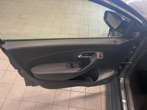 Volkswagen Polo V Рестайлинг с пробегом 2018 года, цена 1 139 000 рублей, 56095 км, седан, Автокод Объявления