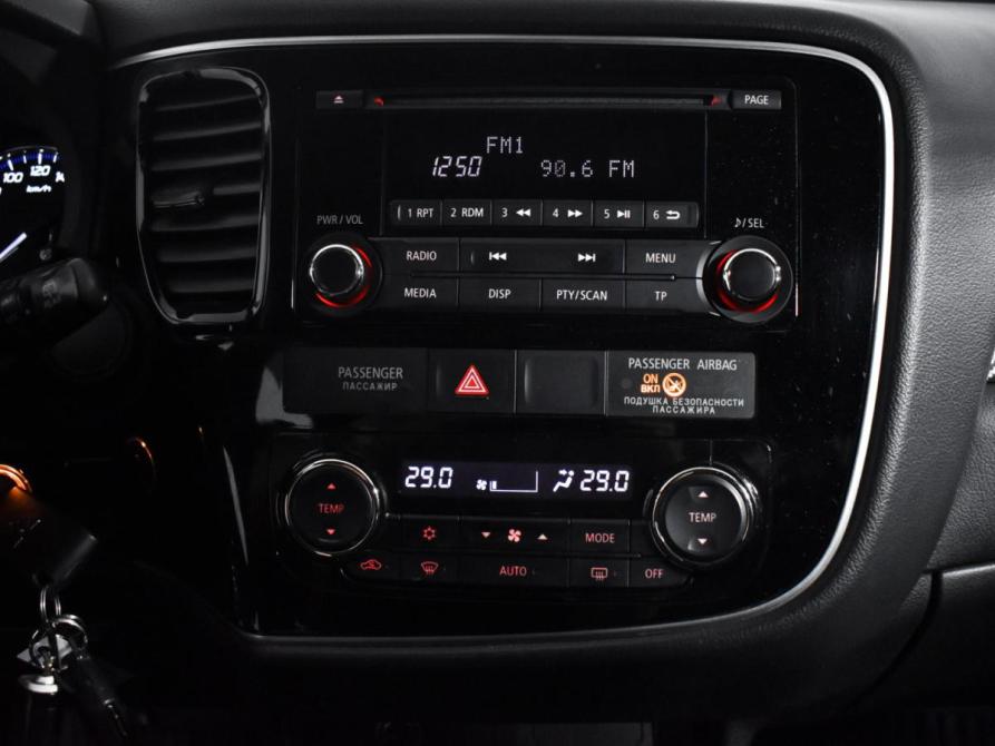 Mitsubishi Outlander III Рестайлинг 2 Санкт-Петербург  - изображение 17