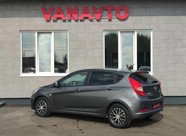 Hyundai Solaris I Рестайлинг с пробегом 2015 года, цена 835 000 рублей, 165937 км, хэтчбек, Автокод Объявления