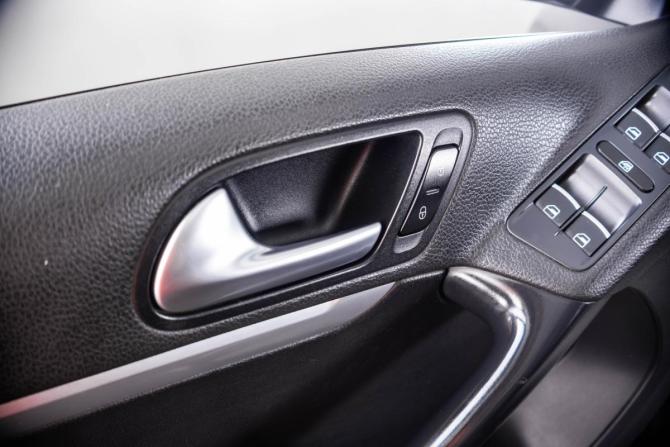 Volkswagen Tiguan I Рестайлинг с пробегом 2012 года, цена 1 349 000 рублей, 215000 км, внедорожник, Автокод Объявления