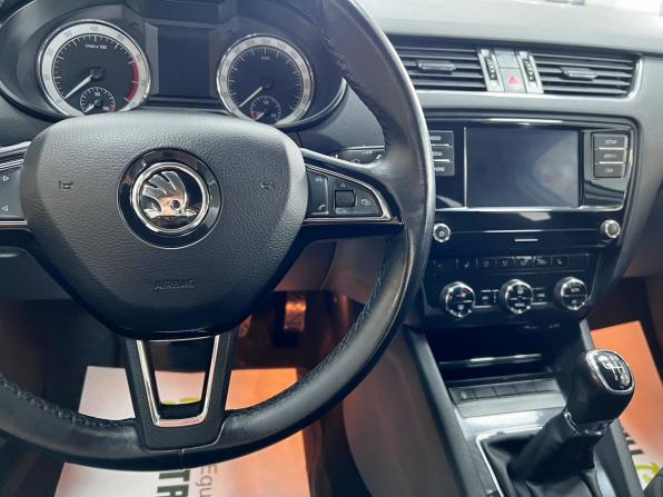 Skoda Octavia III (A7) Рестайлинг с пробегом 2017 года, цена 1 745 000 рублей, 190461 км, лифтбек, Автокод Объявления