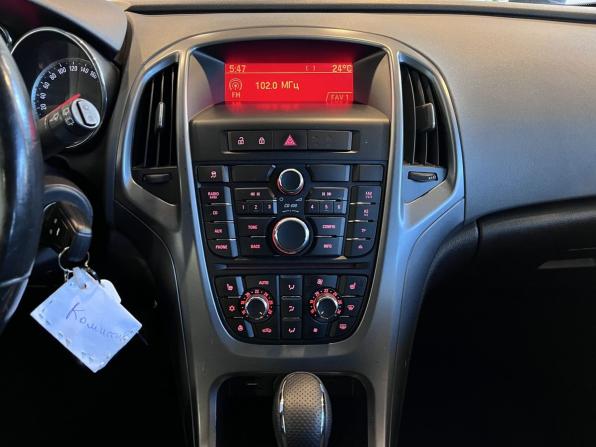 Opel Astra J Рестайлинг с пробегом 2013 года, цена 635 000 рублей, 217706 км, хэтчбек, Автокод Объявления