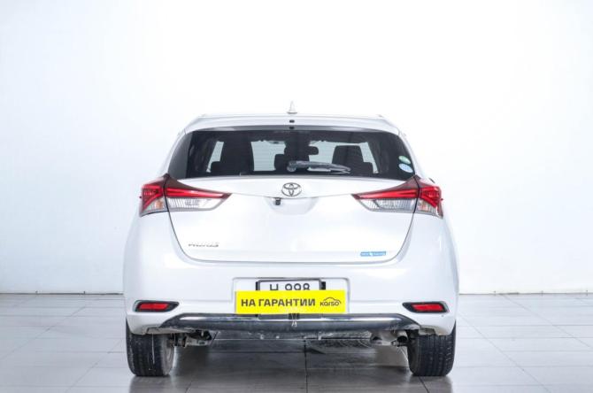 Toyota Auris II Рестайлинг с пробегом 2015 года, цена 1 329 000 рублей, 92000 км, хэтчбек, Автокод Объявления