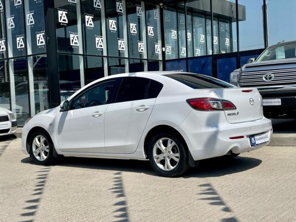 Mazda 3 II (BL) Рестайлинг с пробегом 2012 года, цена 799 000 рублей, 196000 км, седан, Автокод Объявления