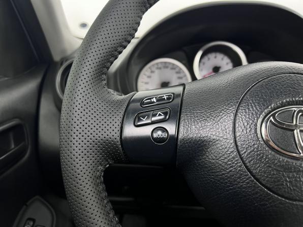 Toyota RAV4 II (XA20) Рестайлинг с пробегом 2005 года, цена 950 000 рублей, 229367 км, внедорожник, Автокод Объявления