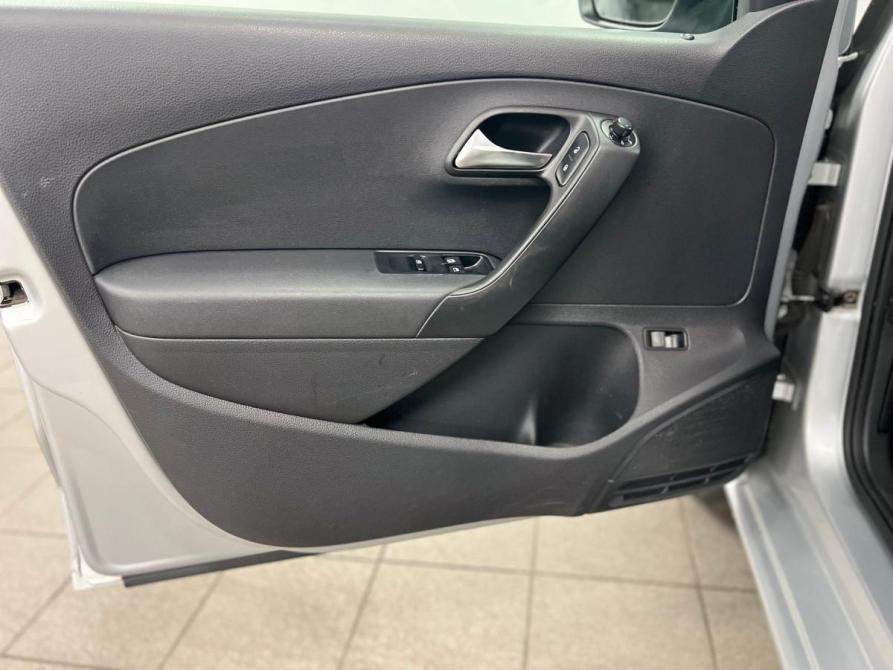 Volkswagen Polo V Санкт-Петербург  - изображение 8