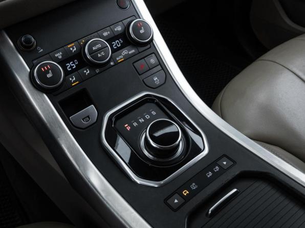 Land Rover Range Rover Evoque I Рестайлинг с пробегом 2018 года, цена 2 246 000 рублей, 148066 км, внедорожник, Автокод Объявления