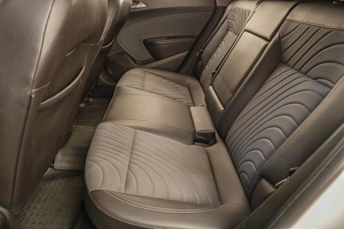 Opel Astra J Рестайлинг с пробегом 2013 года, цена 739 000 рублей, 176000 км, седан, Автокод Объявления
